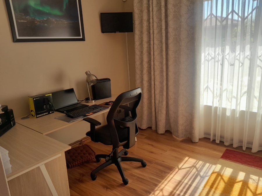 4 Bedroom Property for Sale in Safari Gardens North West